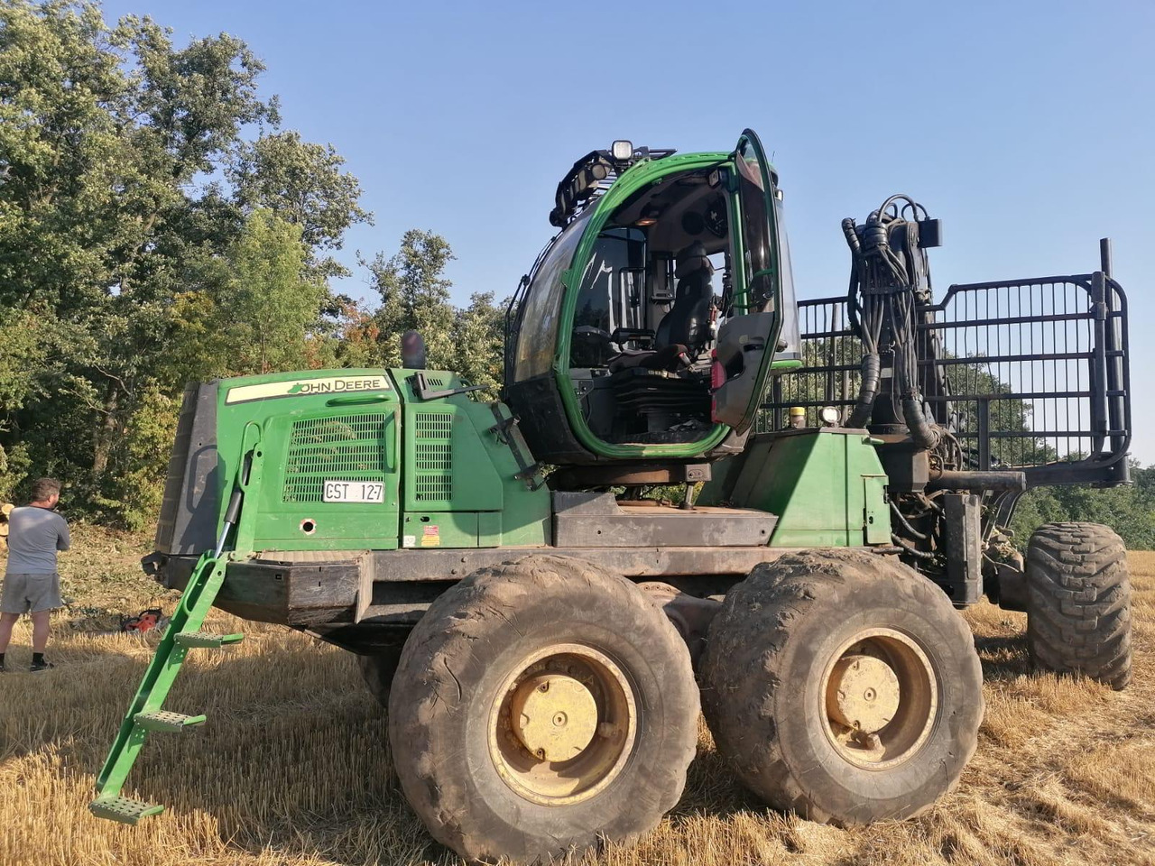 JOHN DEERE 1910E - Forwarder: gambar 3 JOHN DEERE 1910E - Forwarder: gambar 3
