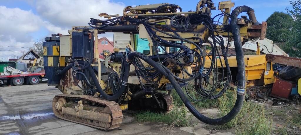 Atlas Copco ROC 812 Atlas Copco ROC 812 - Anjungan pengeboran: gambar 1 Atlas Copco ROC 812 Atlas Copco ROC 812 - Anjungan pengeboran: gambar 1
