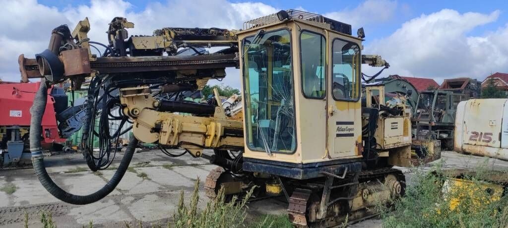 Atlas Copco ROC 812 Atlas Copco ROC 812 - Anjungan pengeboran: gambar 2 Atlas Copco ROC 812 Atlas Copco ROC 812 - Anjungan pengeboran: gambar 2