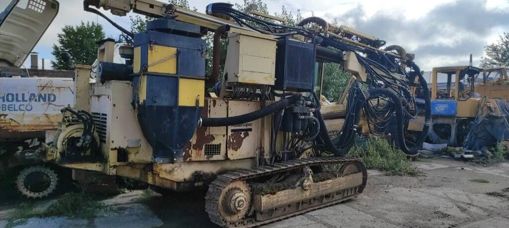 Atlas Copco ROC 812 Atlas Copco ROC 812 - Anjungan pengeboran: gambar 3 Atlas Copco ROC 812 Atlas Copco ROC 812 - Anjungan pengeboran: gambar 3