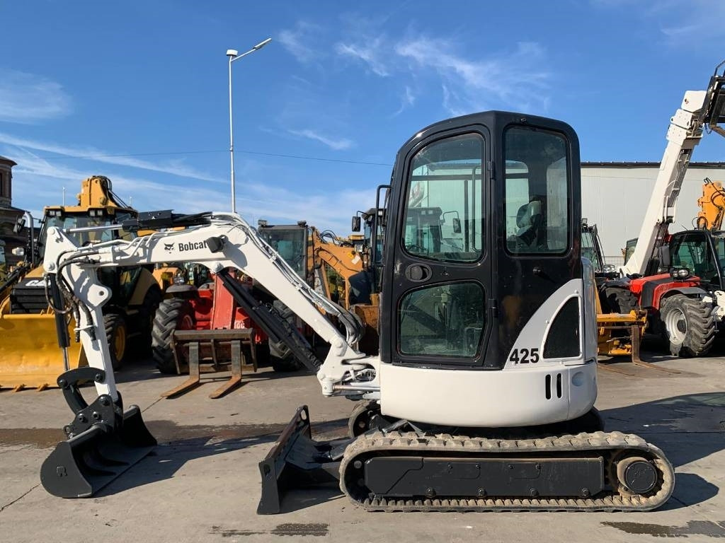 Bobcat 425 - Ekskavator mini: gambar 3 Bobcat 425 - Ekskavator mini: gambar 3