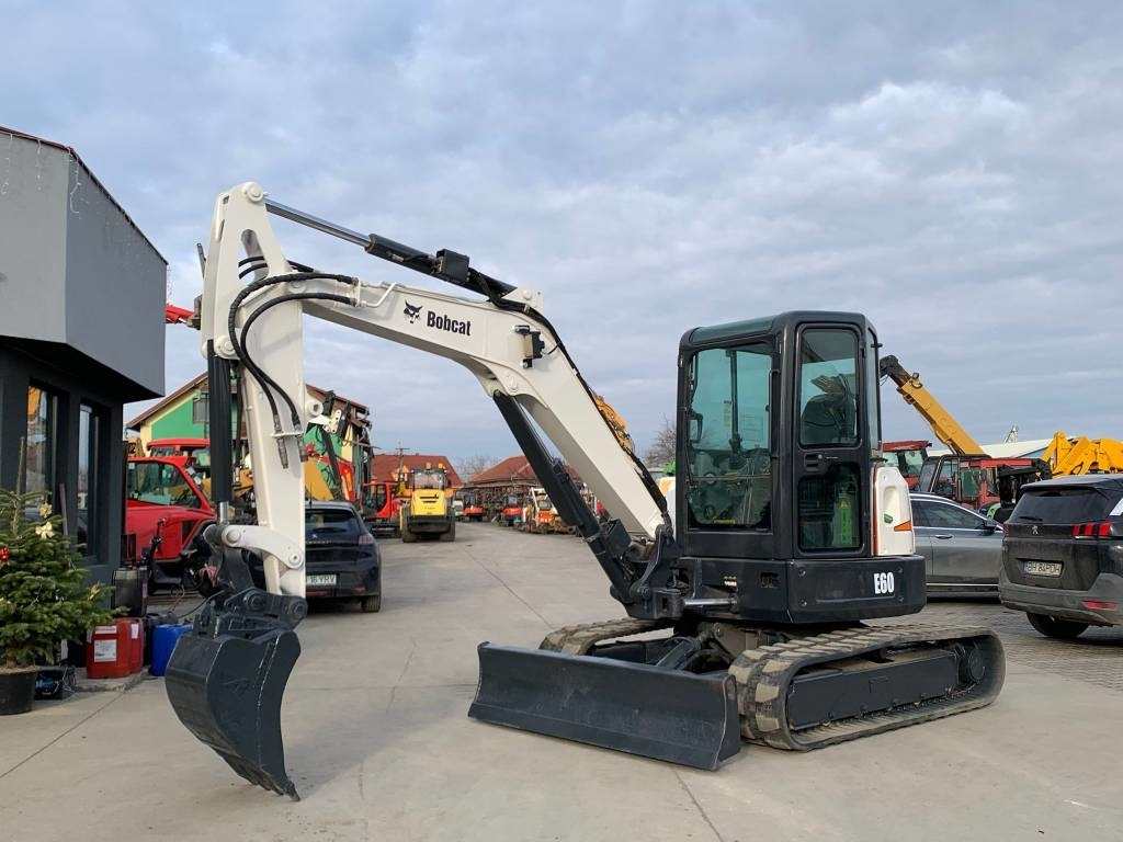 Bobcat E 60 - Ekskavator mini: gambar 1 Bobcat E 60 - Ekskavator mini: gambar 1