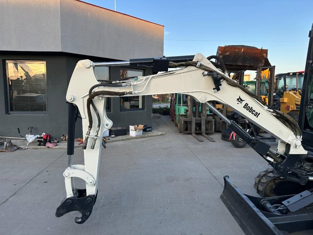 Ekskavator mini Bobcat E25EM: gambar 7