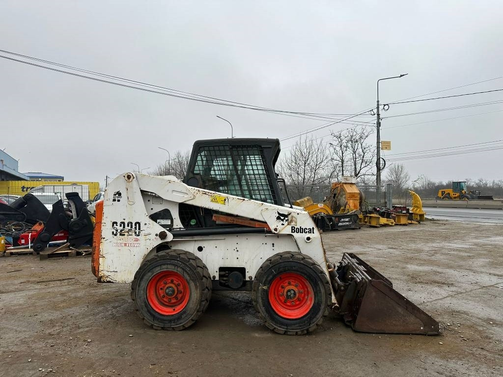 Bobcat S 220 - Skid steer: gambar 3 Bobcat S 220 - Skid steer: gambar 3