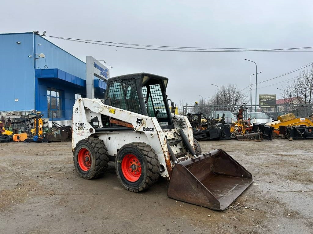 Bobcat S 220 - Skid steer: gambar 2 Bobcat S 220 - Skid steer: gambar 2