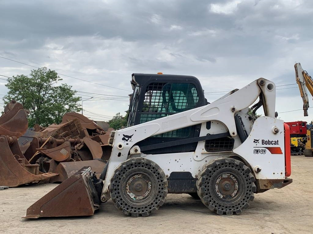 Bobcat S 740 - Skid steer: gambar 2 Bobcat S 740 - Skid steer: gambar 2