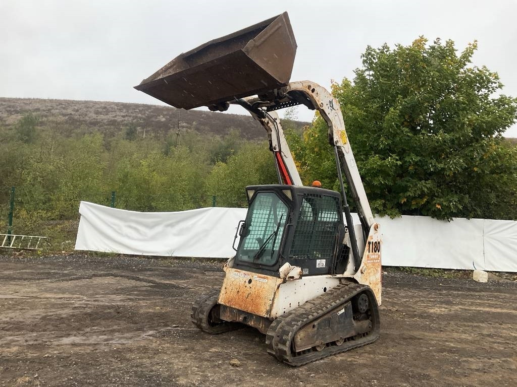 Bobcat T 180 - Skid steer: gambar 2 Bobcat T 180 - Skid steer: gambar 2
