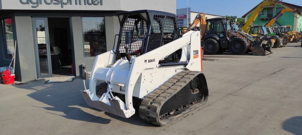 Bobcat T 200 - Track loader yang ringkas: gambar 1 Bobcat T 200 - Track loader yang ringkas: gambar 1