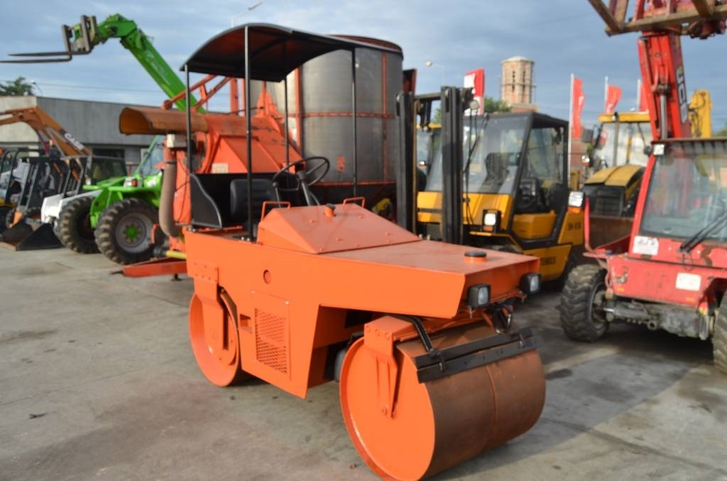 Bomag BW 90 - Roller jalan: gambar 2 Bomag BW 90 - Roller jalan: gambar 2