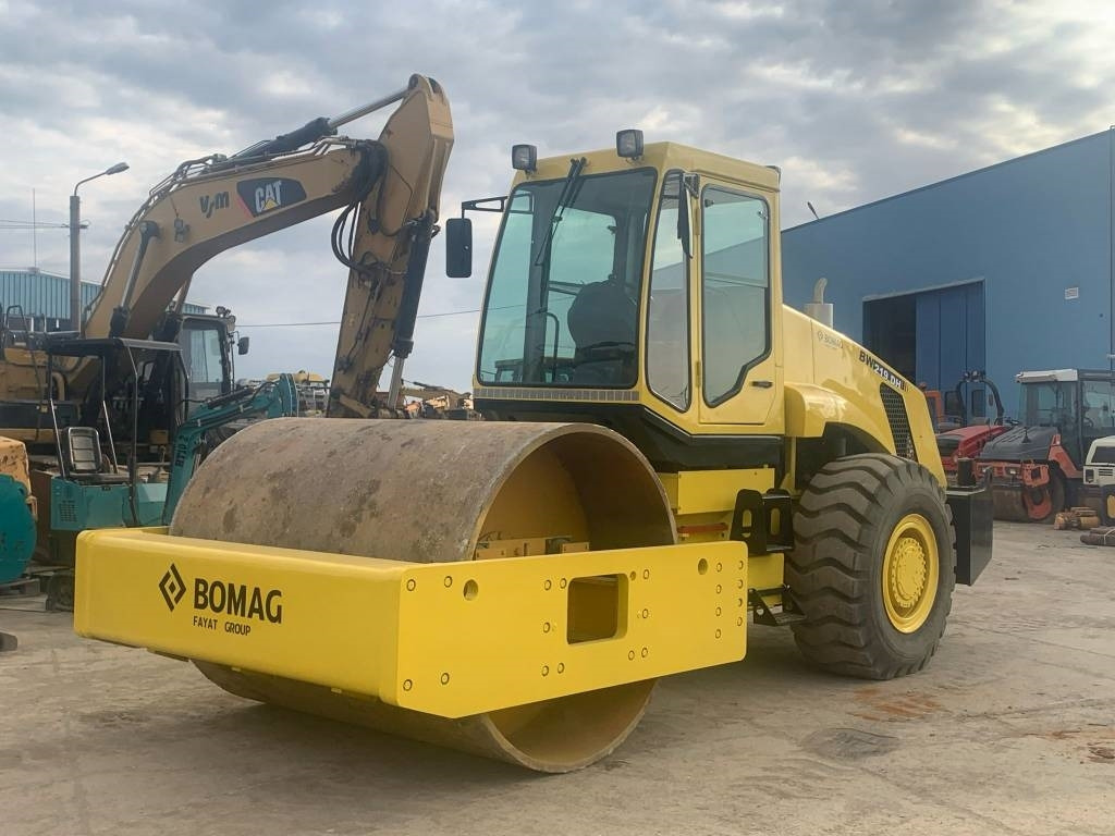 Bomag Shantui BW219DH - Pemadat: gambar 4 Bomag Shantui BW219DH - Pemadat: gambar 4