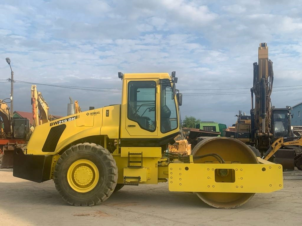 Bomag Shantui BW219DH - Pemadat: gambar 2 Bomag Shantui BW219DH - Pemadat: gambar 2