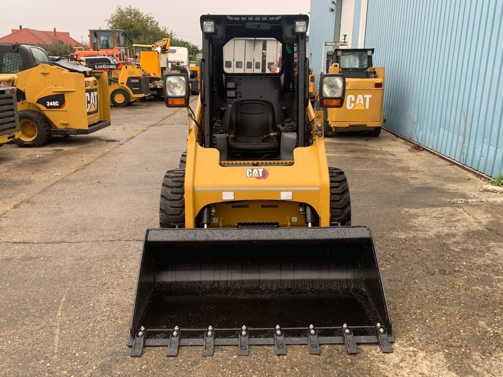 CAT 216 B 3 - Skid steer: gambar 4 CAT 216 B 3 - Skid steer: gambar 4