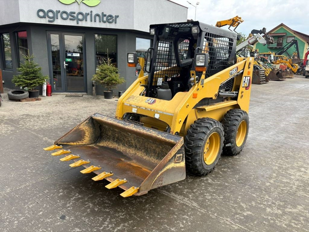 CAT 216 B 3 - Skid steer: gambar 1 CAT 216 B 3 - Skid steer: gambar 1