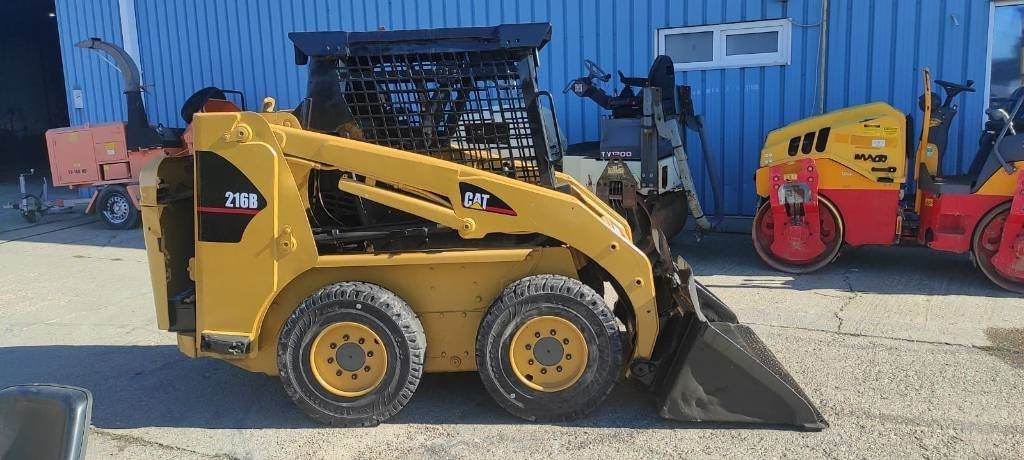 CAT 216 - Skid steer: gambar 4 CAT 216 - Skid steer: gambar 4