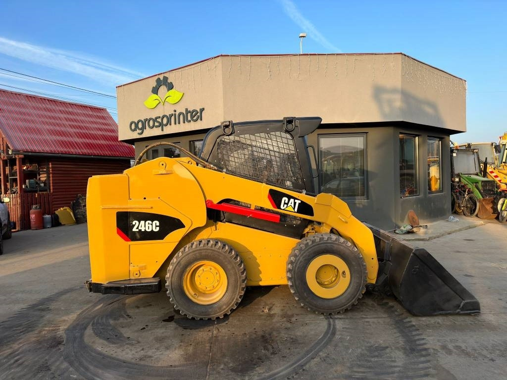 CAT 246 C - Skid steer: gambar 4 CAT 246 C - Skid steer: gambar 4