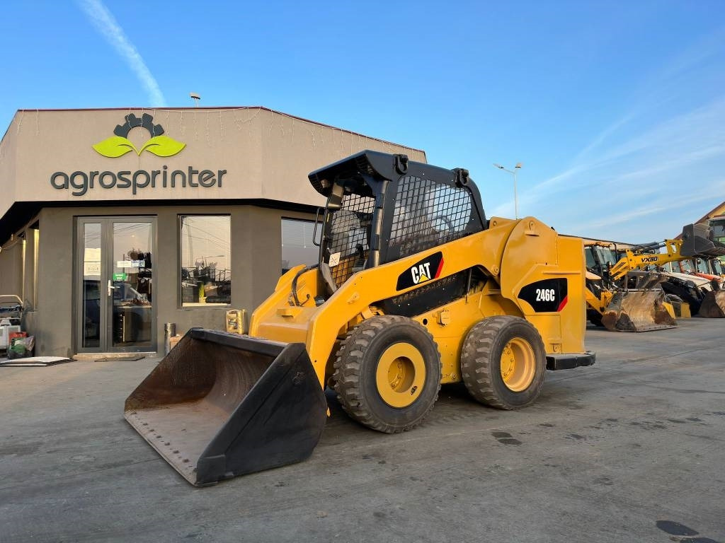 CAT 246 C - Skid steer: gambar 1 CAT 246 C - Skid steer: gambar 1