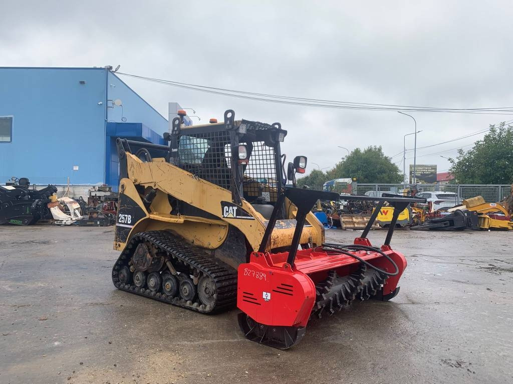 CAT 257 B - Skid steer: gambar 1 CAT 257 B - Skid steer: gambar 1