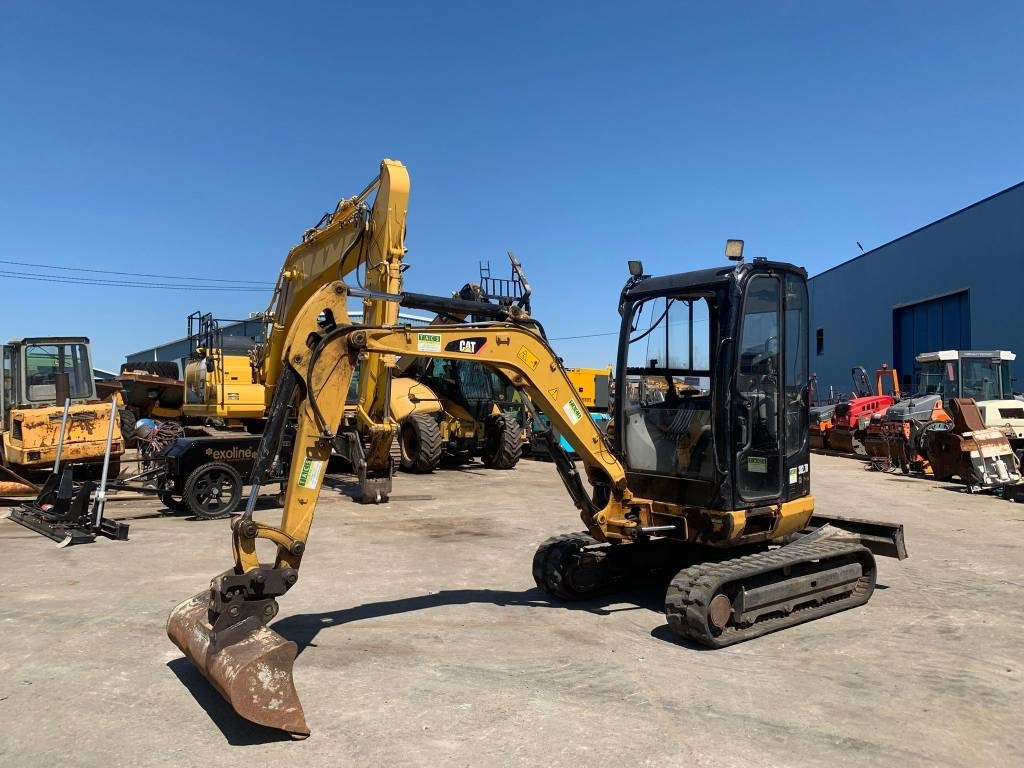 CAT 302.7 D CR - Ekskavator mini: gambar 1 CAT 302.7 D CR - Ekskavator mini: gambar 1