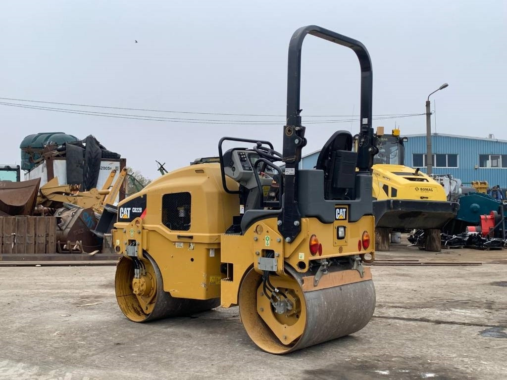 CAT CB 22B - Roller jalan: gambar 3 CAT CB 22B - Roller jalan: gambar 3