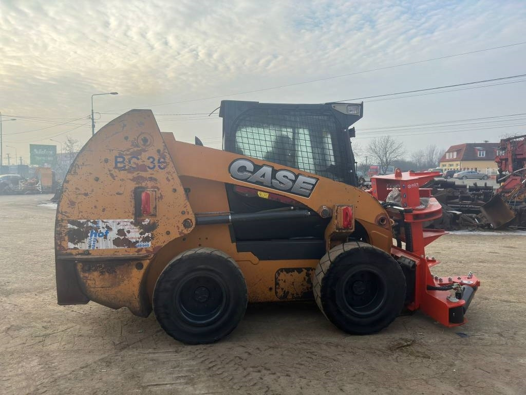 Leasing Case SR 250  Case SR 250: gambar 6