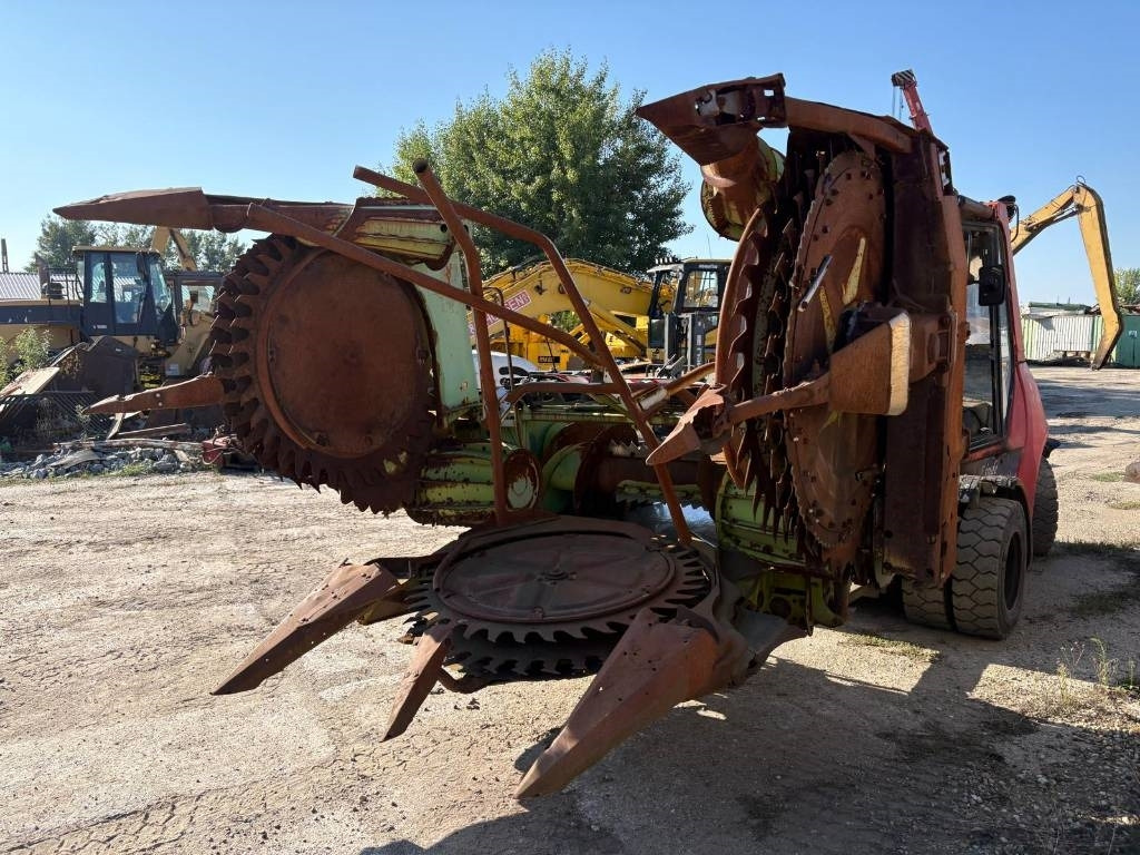 Claas RU 450 - Pemanen hijauan: gambar 2 Claas RU 450 - Pemanen hijauan: gambar 2