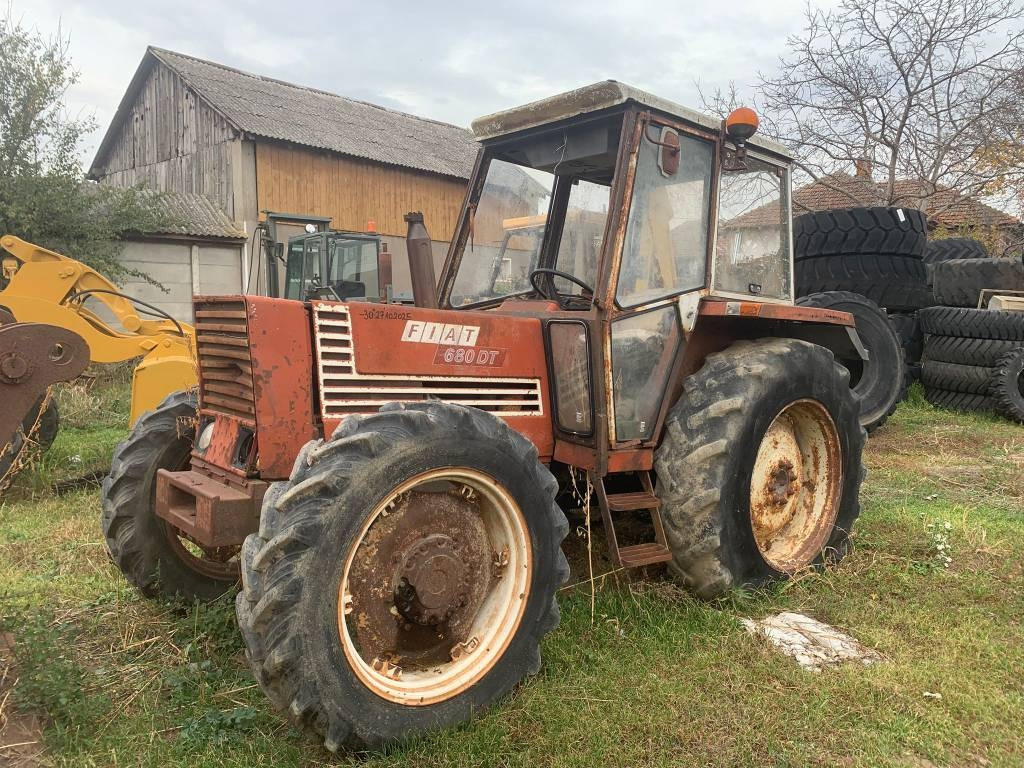 Fiat 680 DT - Traktor: gambar 1 Fiat 680 DT - Traktor: gambar 1