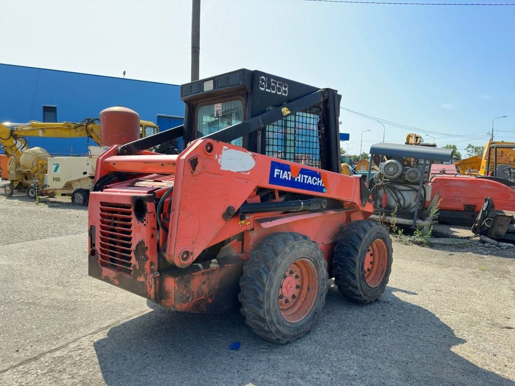 Fiat-Hitachi SL55B - Skid steer: gambar 4 Fiat-Hitachi SL55B - Skid steer: gambar 4