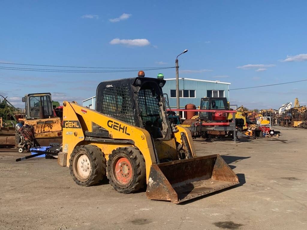 Gehl R 220 Gehl R 220 - Skid steer: gambar 4 Gehl R 220 Gehl R 220 - Skid steer: gambar 4