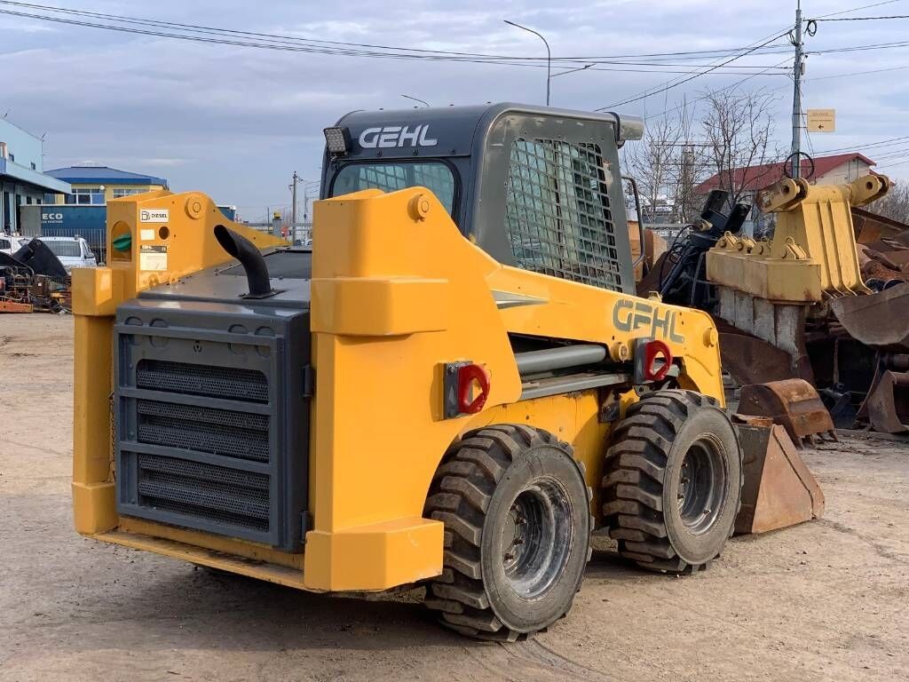 Gehl R 260 Gehl R 260 - Skid steer: gambar 4 Gehl R 260 Gehl R 260 - Skid steer: gambar 4