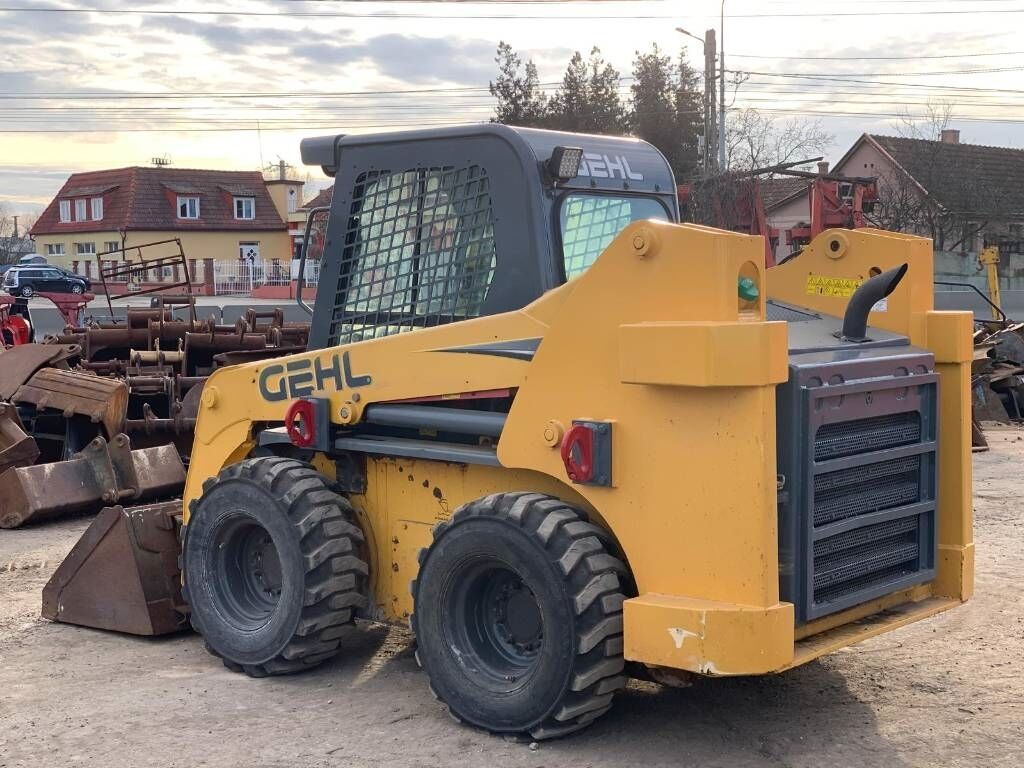 Gehl R 260 Gehl R 260 - Skid steer: gambar 3 Gehl R 260 Gehl R 260 - Skid steer: gambar 3
