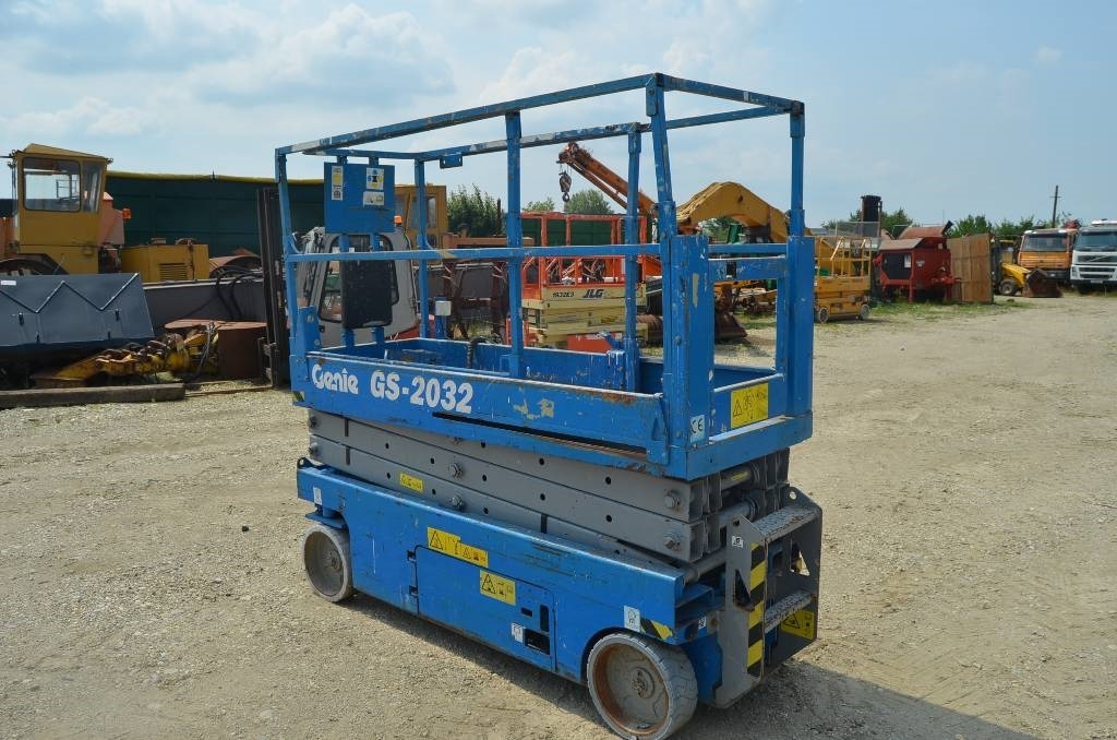 Genie GS 2032 - Scissor lifts: gambar 2 Genie GS 2032 - Scissor lifts: gambar 2