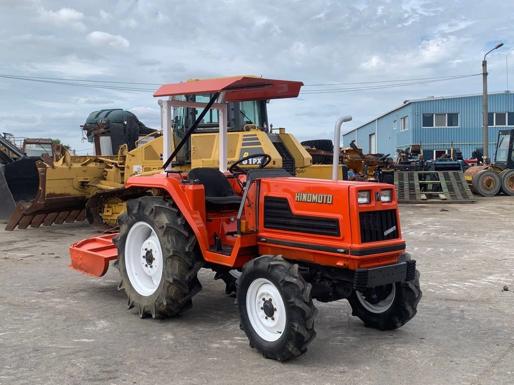 Hinomoto BD150 - Traktor: gambar 1 Hinomoto BD150 - Traktor: gambar 1