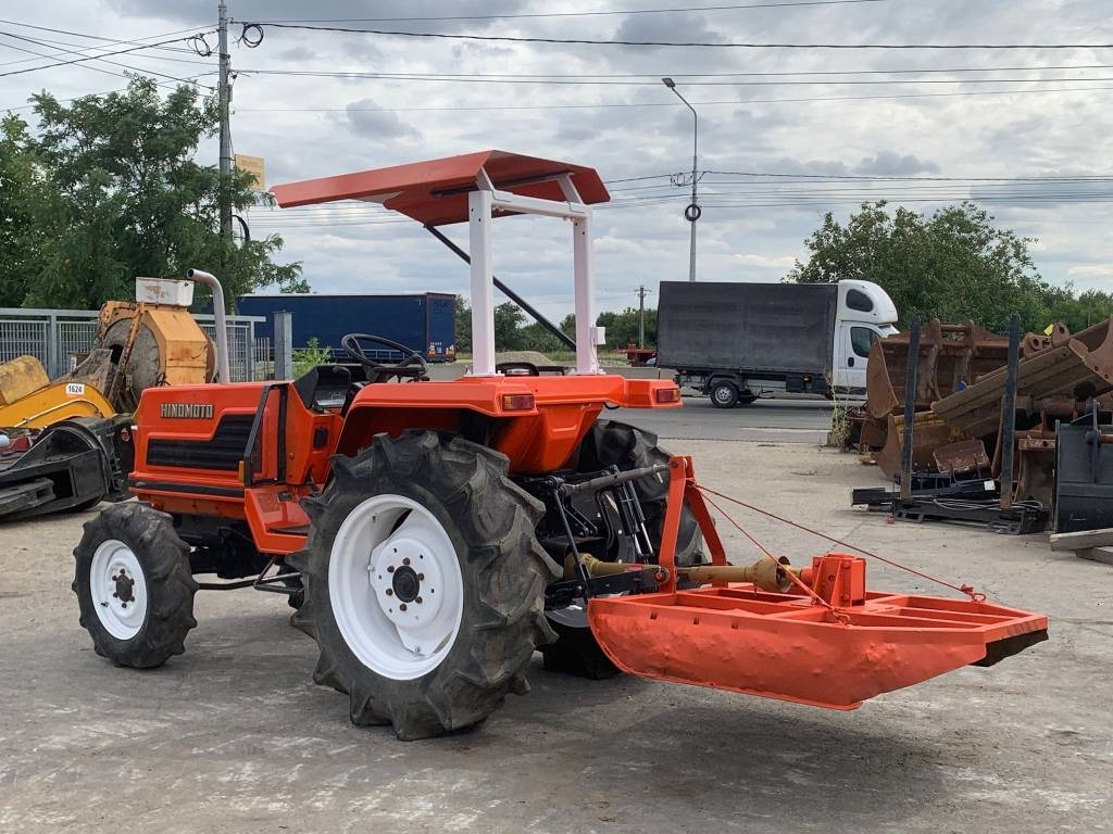 Hinomoto BD150 - Traktor: gambar 4 Hinomoto BD150 - Traktor: gambar 4