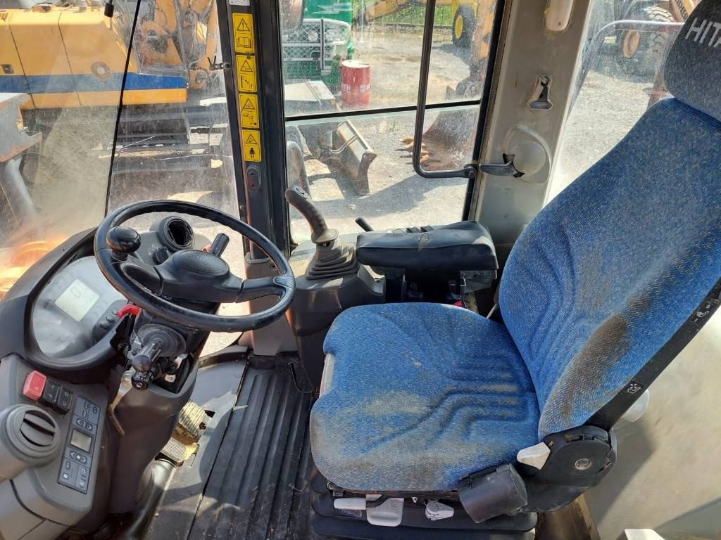 Hitachi ZW250  - Wheel loader: gambar 5 Hitachi ZW250  - Wheel loader: gambar 5