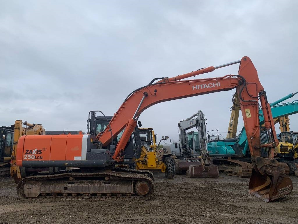 Hitachi ZX 250 LC N-3 - Ekskavator perayap: gambar 5 Hitachi ZX 250 LC N-3 - Ekskavator perayap: gambar 5