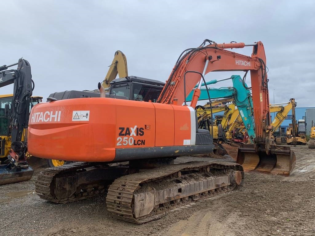 Ekskavator perayap Hitachi ZX 250 LC N-3: gambar 6