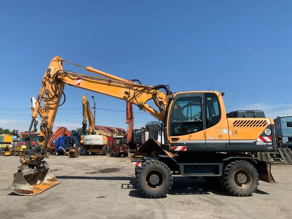 Hyundai Robex 180 W-9 A - Ekskavator roda: gambar 2 Hyundai Robex 180 W-9 A - Ekskavator roda: gambar 2