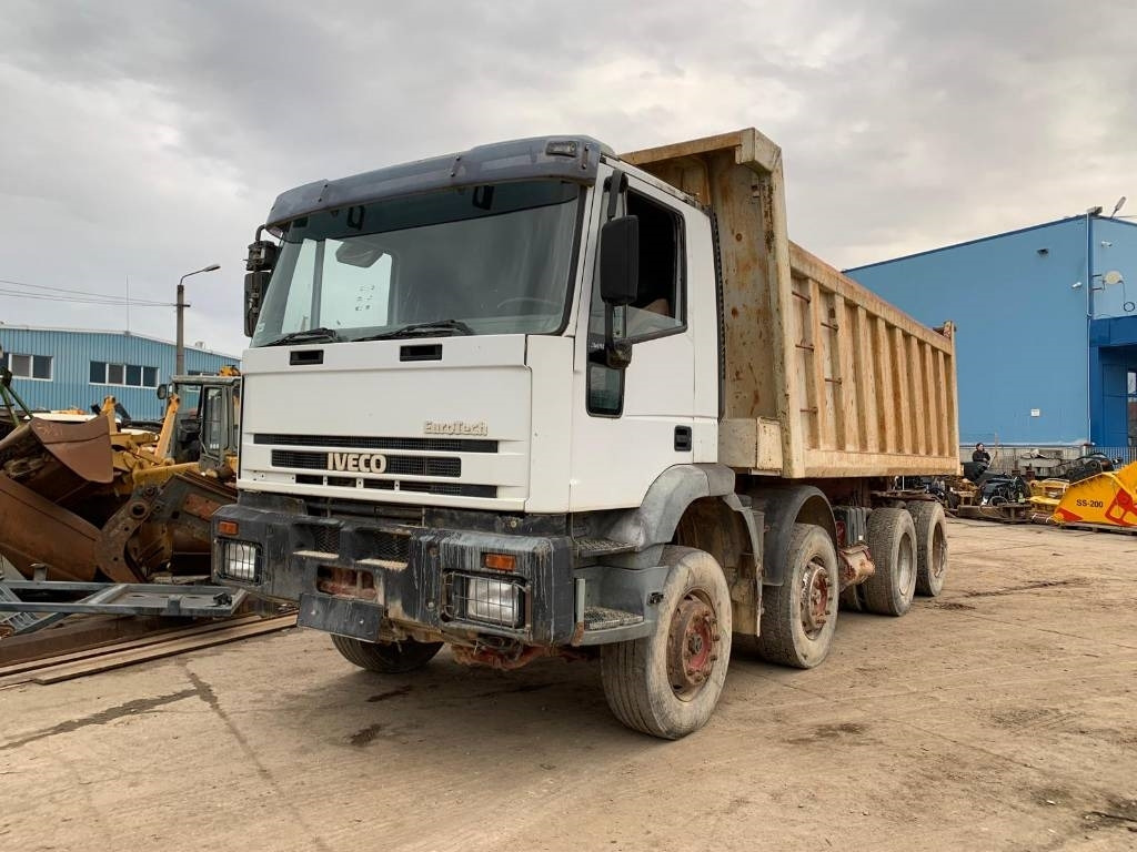 Iveco Eurotech - Truk jungkit: gambar 1 Iveco Eurotech - Truk jungkit: gambar 1