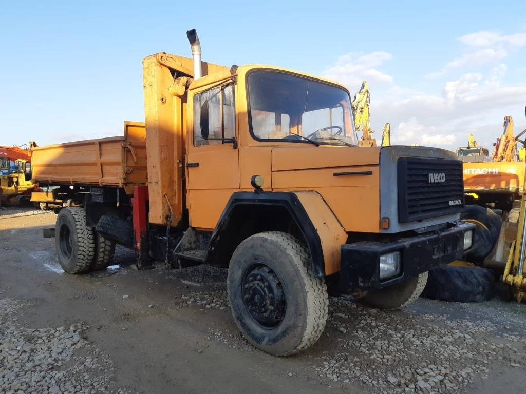 Iveco Magirus - Truk jungkit: gambar 1 Iveco Magirus - Truk jungkit: gambar 1