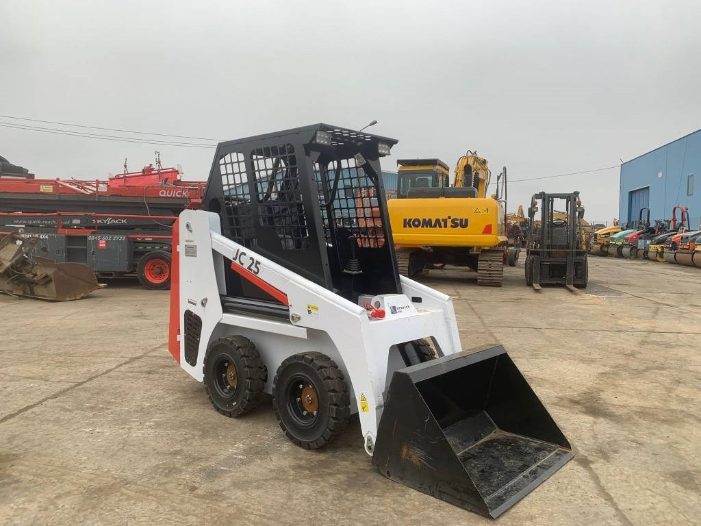 JC 25 - Skid steer: gambar 2 JC 25 - Skid steer: gambar 2