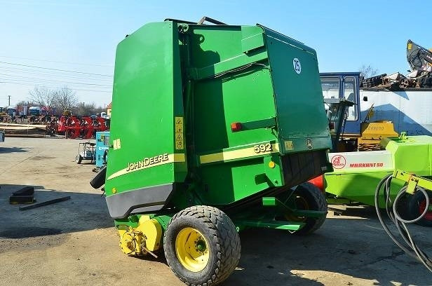 John Deere 592 - Baler bulat: gambar 3 John Deere 592 - Baler bulat: gambar 3