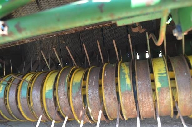 John Deere 592 - Baler bulat: gambar 4 John Deere 592 - Baler bulat: gambar 4