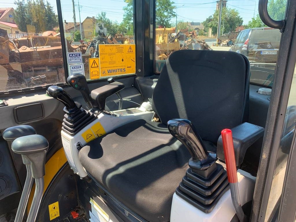 Ekskavator mini Kato 19VXE: gambar 9 Ekskavator mini Kato 19VXE: gambar 9