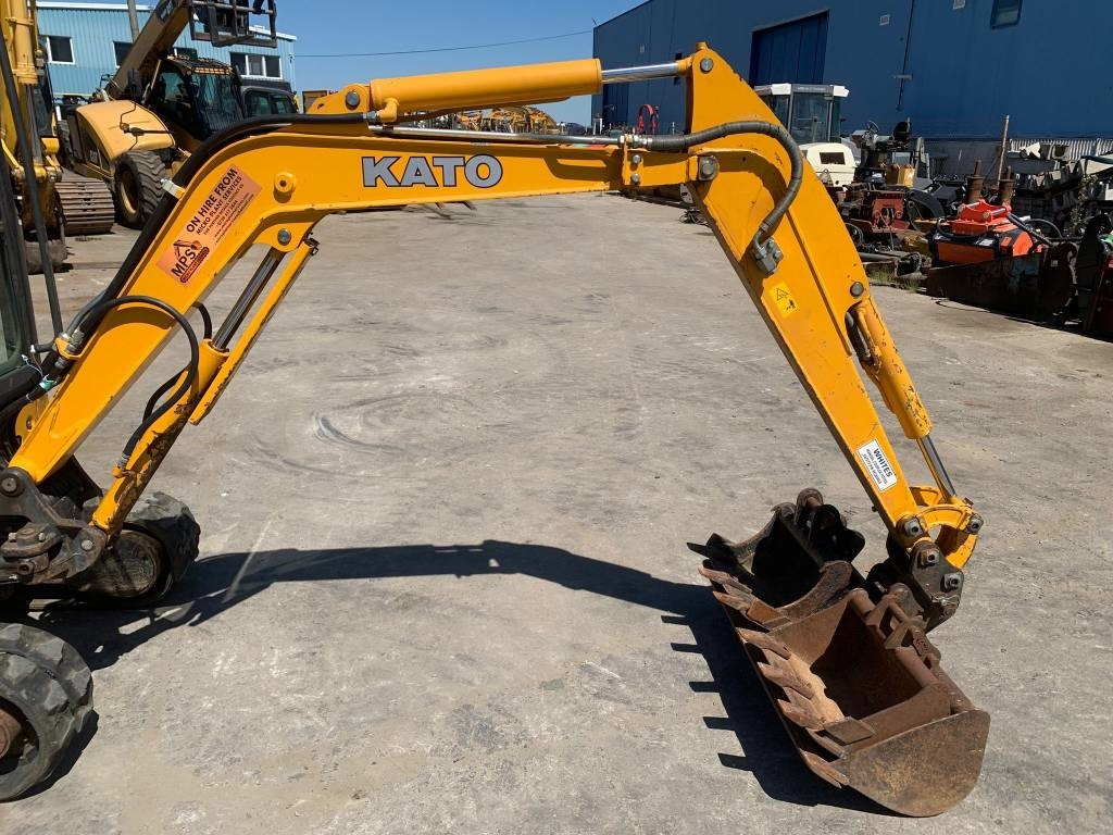 Ekskavator mini Kato 19VXE: gambar 8 Ekskavator mini Kato 19VXE: gambar 8