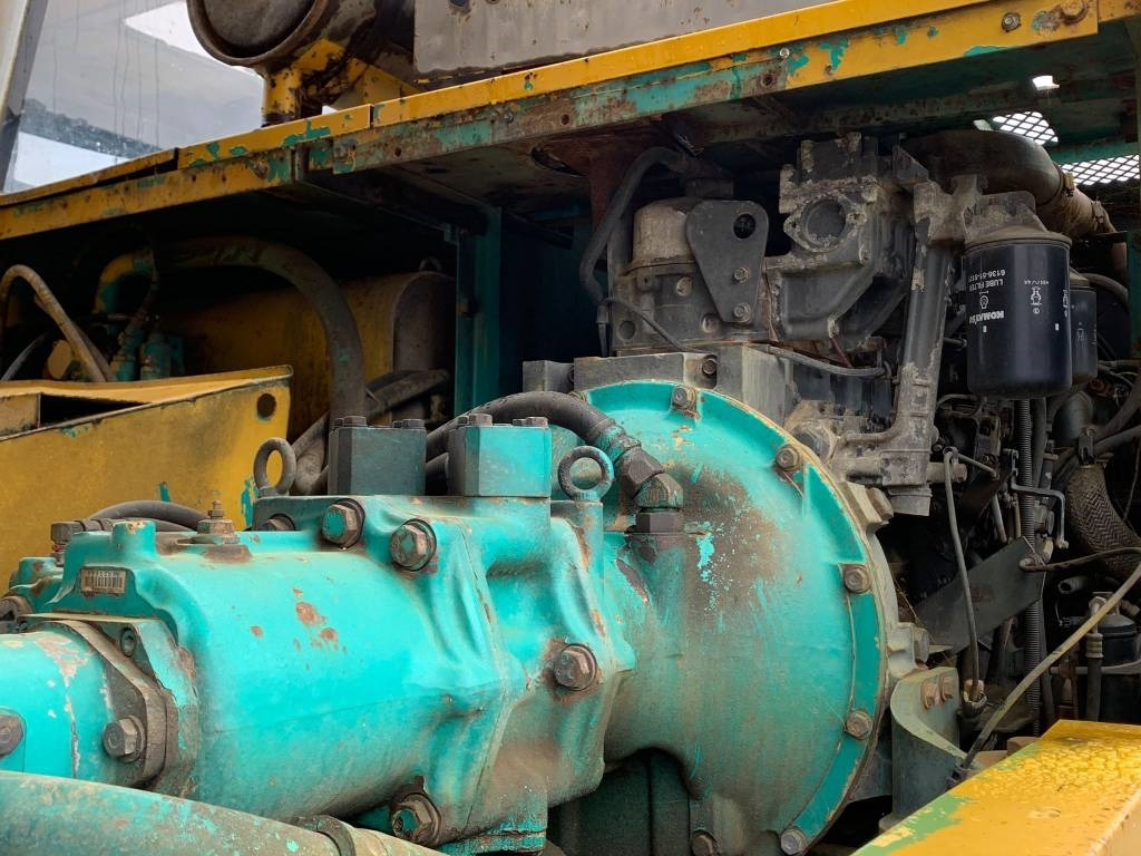 Tempat sampah perayap Komatsu CD 110 R-1: gambar 9
