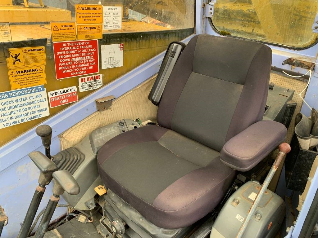 Tempat sampah perayap Komatsu CD 110 R-1: gambar 14