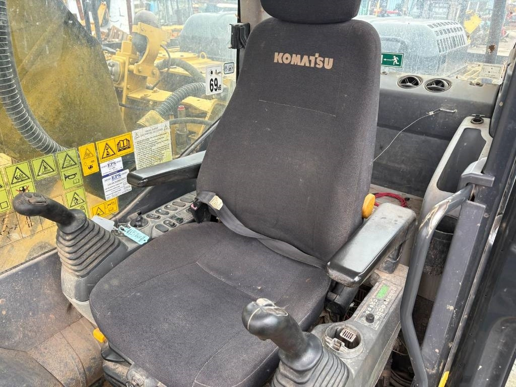 Komatsu HB 215 LC - Ekskavator perayap: gambar 5 Komatsu HB 215 LC - Ekskavator perayap: gambar 5