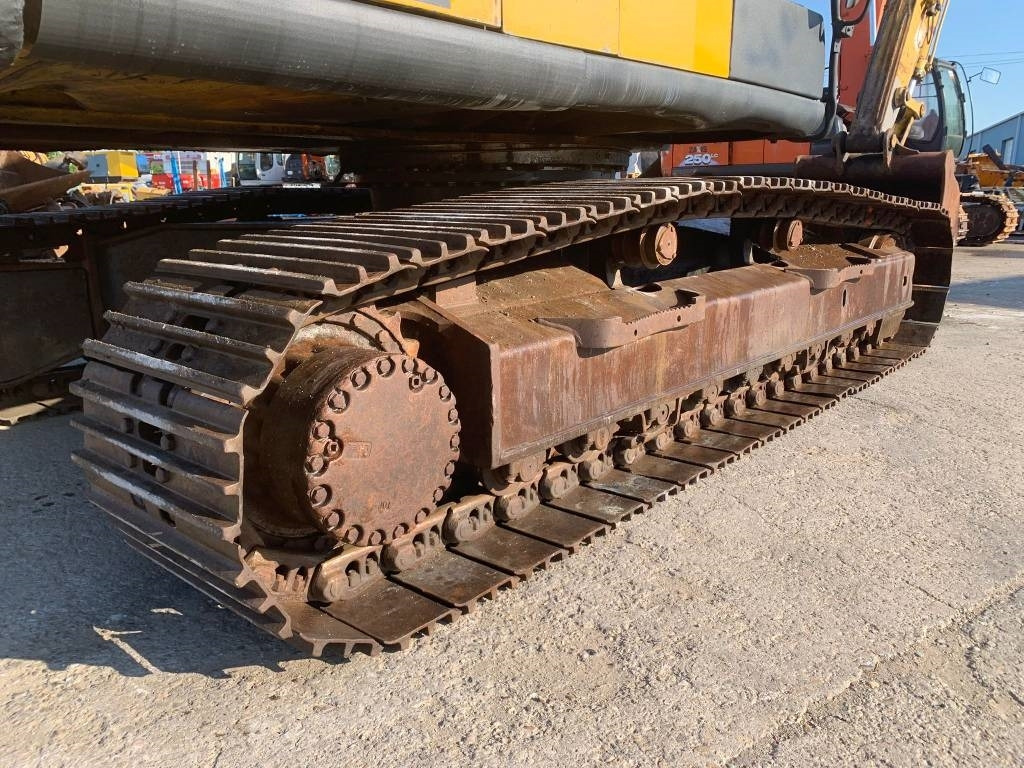 Ekskavator perayap Komatsu PC 240 NLC-6K: gambar 8