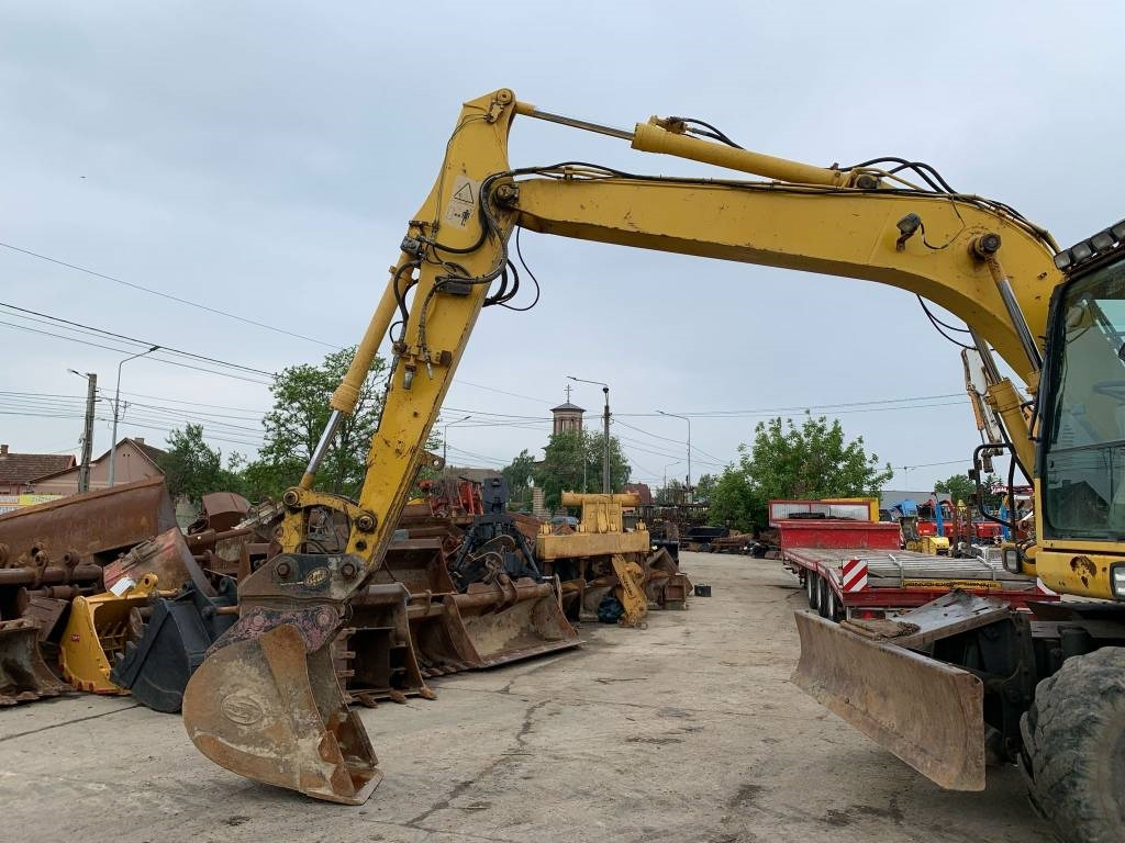 Komatsu PW 140-7 - Ekskavator roda: gambar 4 Komatsu PW 140-7 - Ekskavator roda: gambar 4