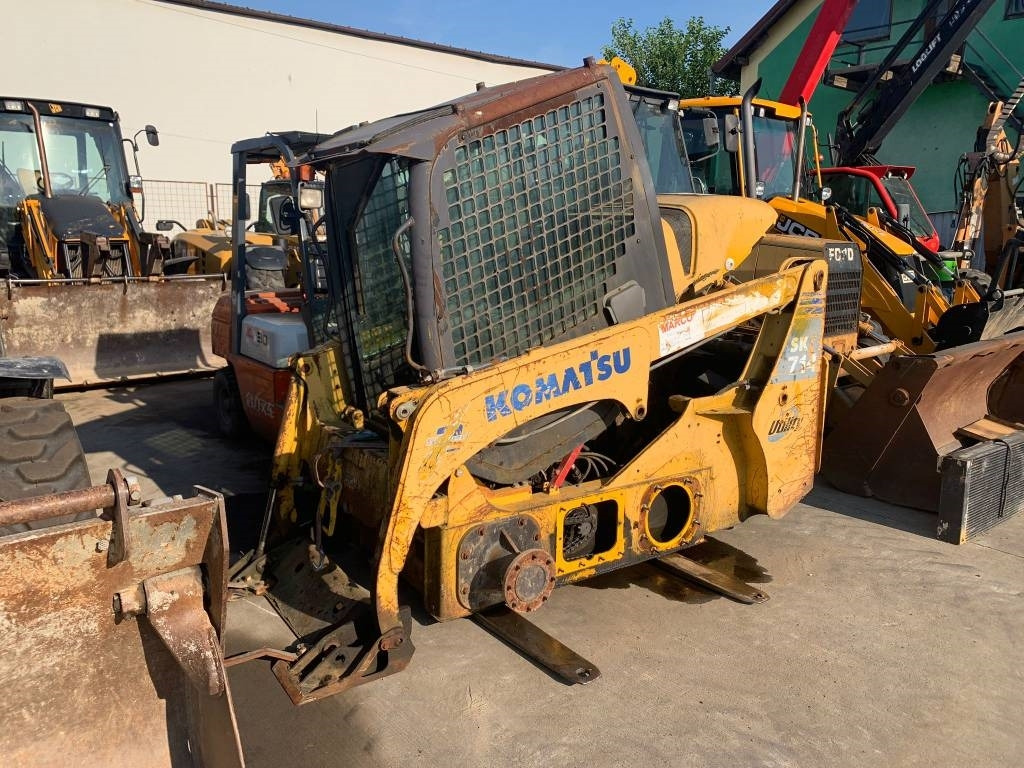 Komatsu SK 714 FOR PARTS - Skid steer: gambar 1 Komatsu SK 714 FOR PARTS - Skid steer: gambar 1